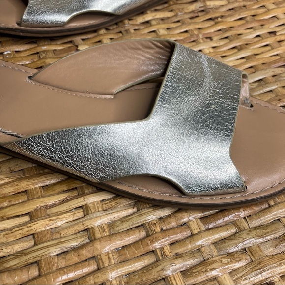 Banana Republic Sandals Flats Metallic - Picture 2 of 5